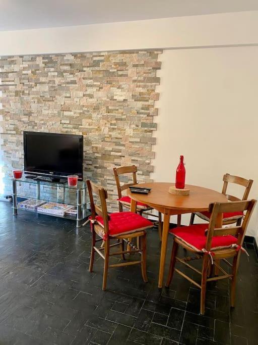 Charmant Appartement Renove Au Coeur Du Village Saint-Martin-Vésubie Buitenkant foto